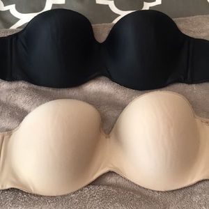 Black strapless bra
